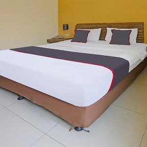 Super Oyo Collection O 92130 Hotel Fiducia Kaji